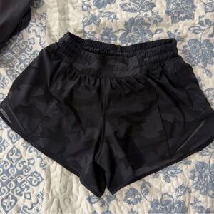 Lululemon Track That Mid-Rise Lined Short Heritage 365 Camo Deep Coal Multi